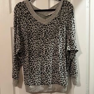 Fuzzy soft leopard sweater